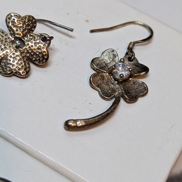 Lot Bundle of 2 Pairs of Earrings One Hoops and flower Pierced Post Cute Fun - Picture 6 of 9